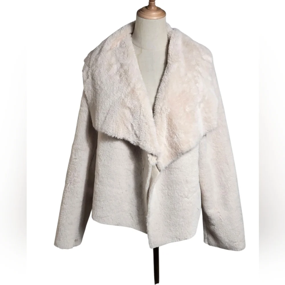 Ontwelfth Cream Faux Fur Women's Jacket - Picture 1 of 8
